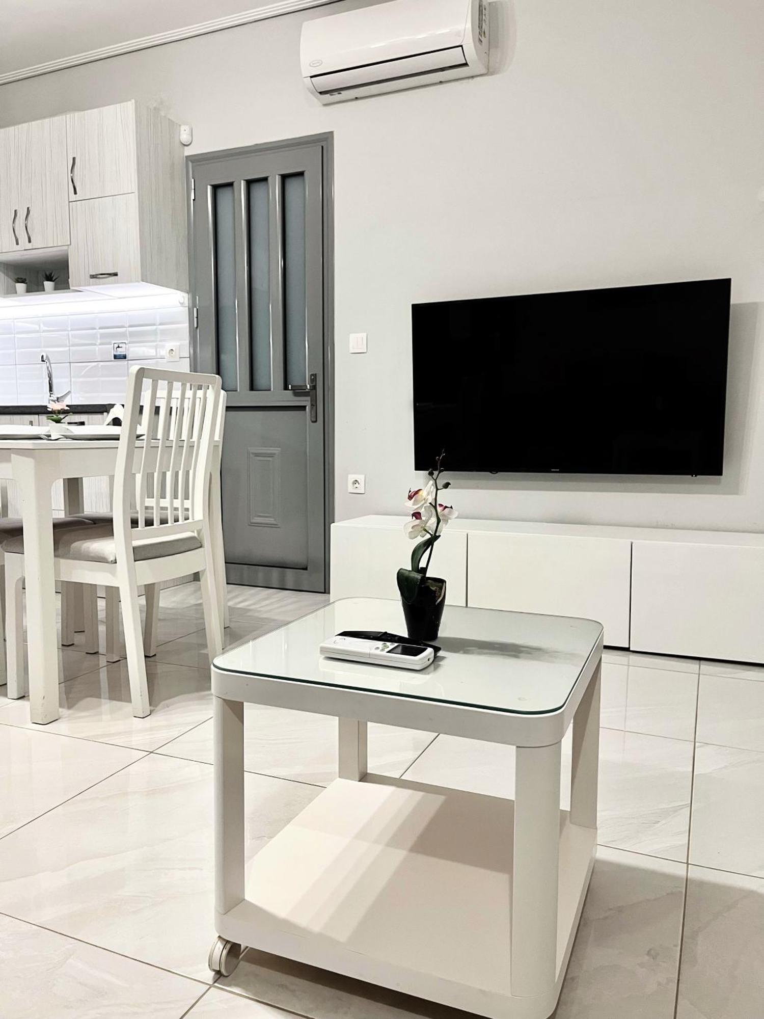 Blueline Apartment 3 Лоутраки Экстерьер фото