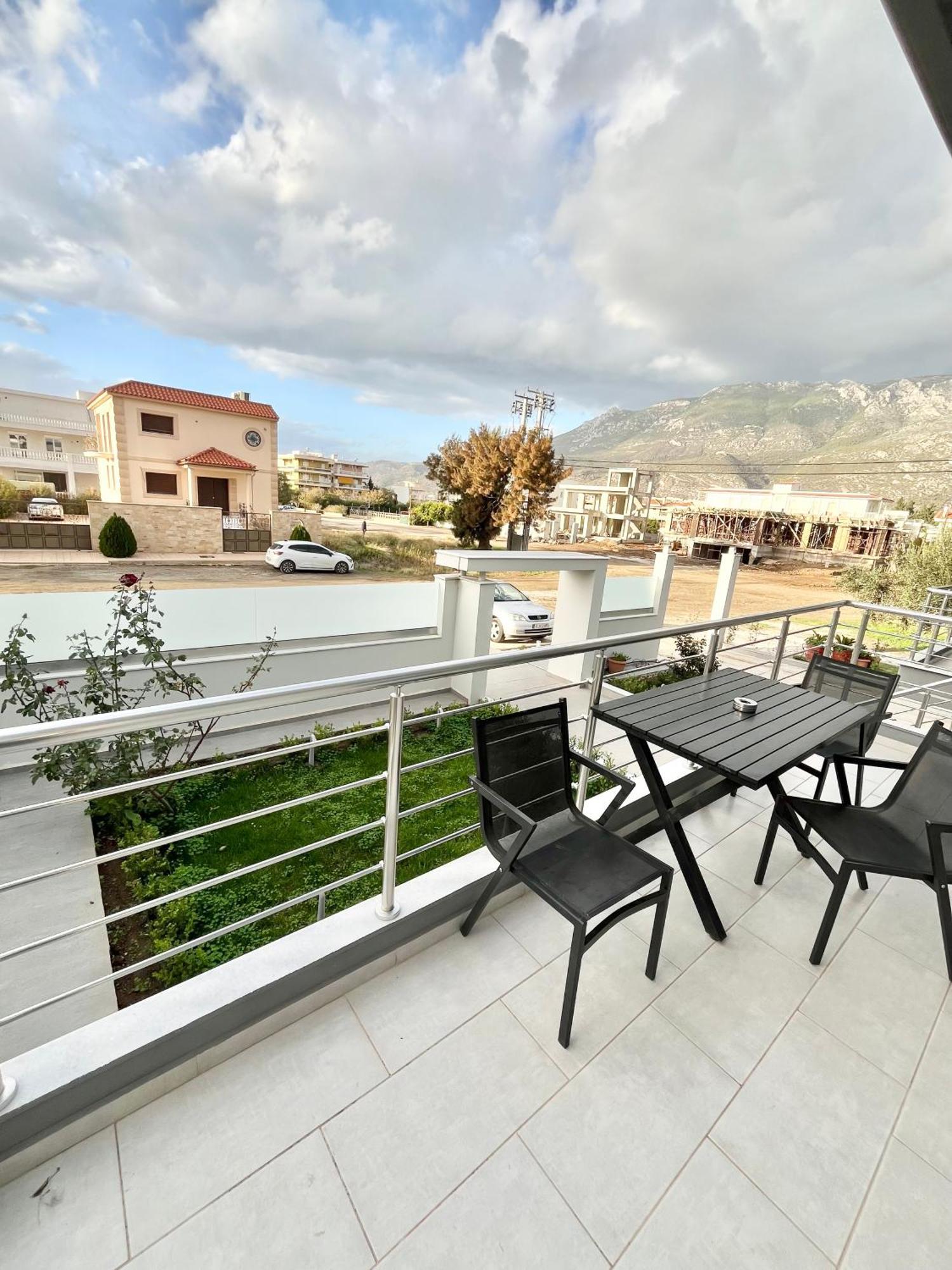 Blueline Apartment 3 Лоутраки Экстерьер фото