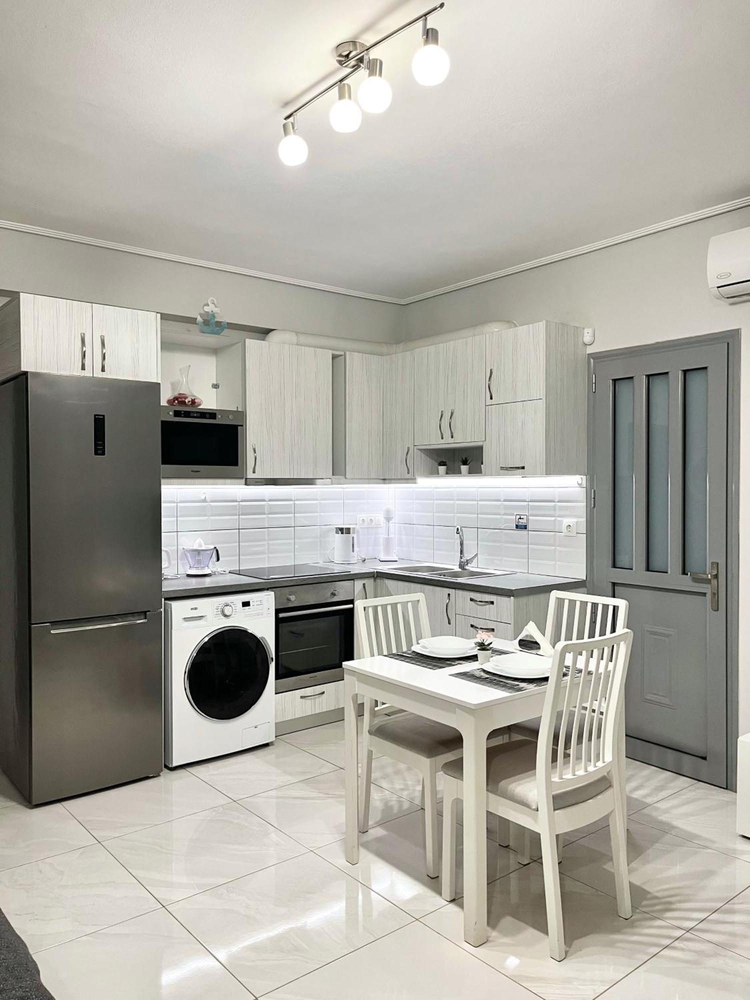 Blueline Apartment 3 Лоутраки Экстерьер фото