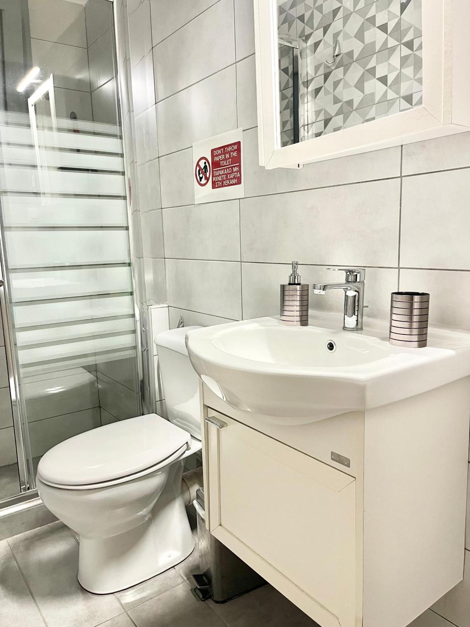 Blueline Apartment 3 Лоутраки Экстерьер фото
